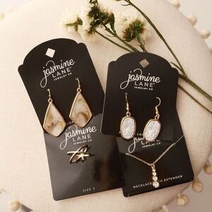 4 pieces of jewelry ring necklace earrings